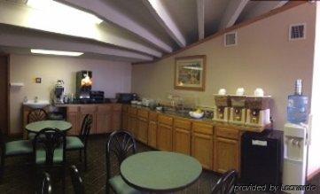 Sunflower Inn & Suites - Garden City Buitenkant foto